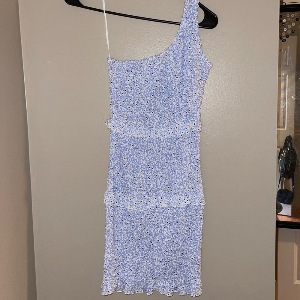 Princess Polly Elza mini dress; size 0; worn once; light blue with white flowers